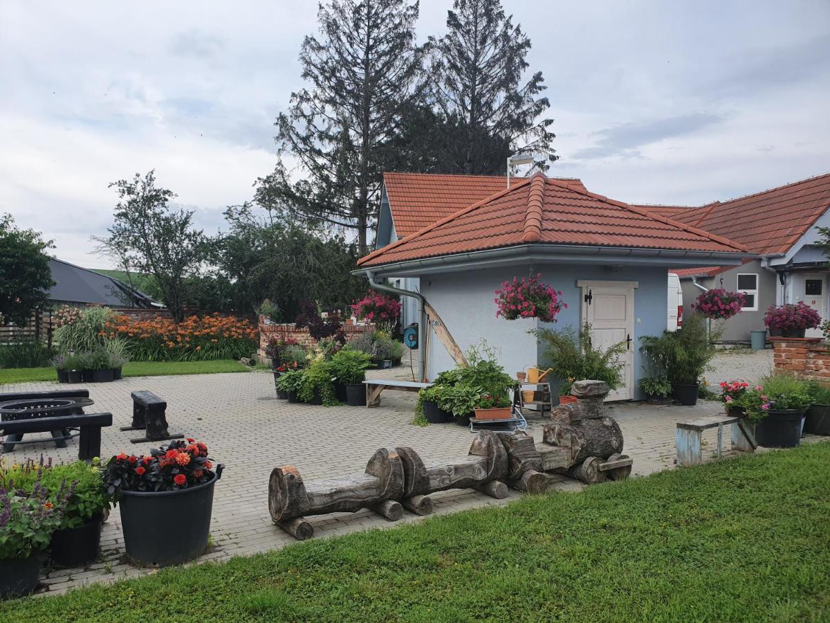 Gasthaus U Durkovych Zabokreky Nad Nitrou Exterior foto
